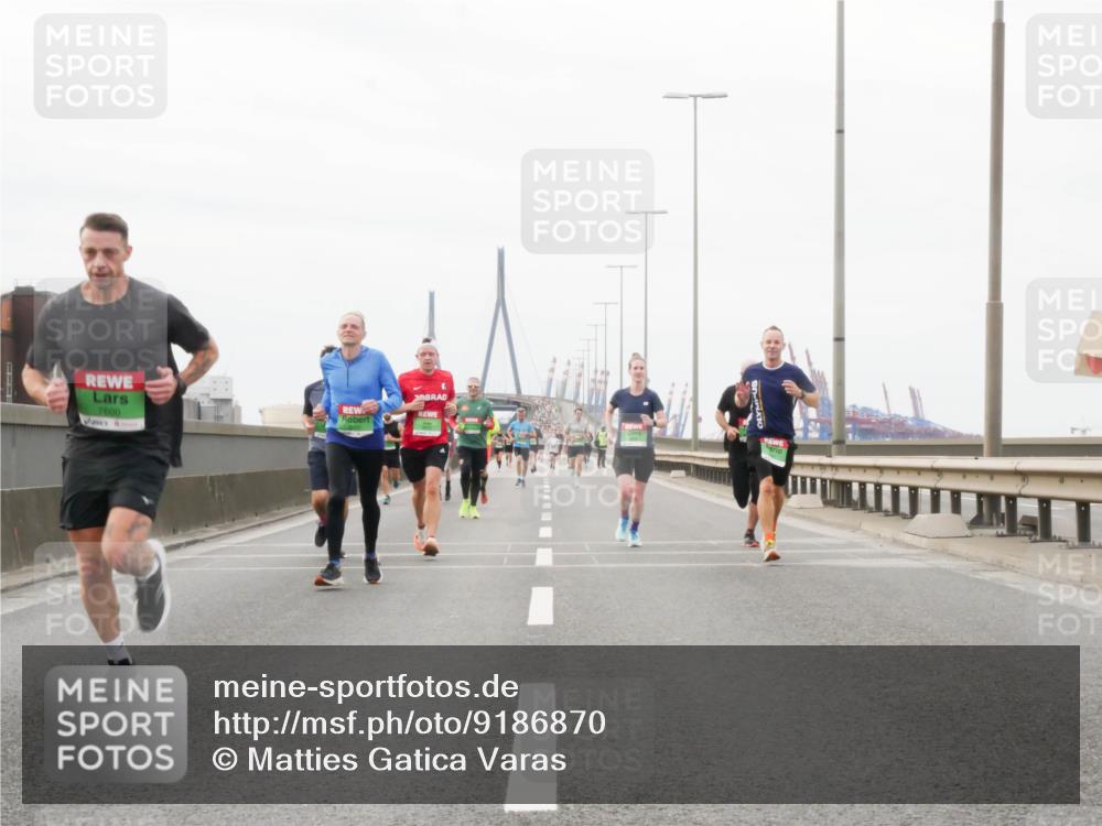 03.10.2025 - Köhlbrandbrückenlauf Matties Gatica Varas http://msf.ph/oto/9186870 03.10.2025 15:48:00 Position 3 7600 meine-sportfotos.de