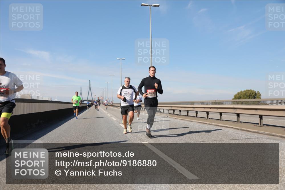03.10.2025 - Köhlbrandbrückenlauf Yannick Fuchs http://msf.ph/oto/9186880 03.10.2025 11:45:15 Position 3 199 meine-sportfotos.de