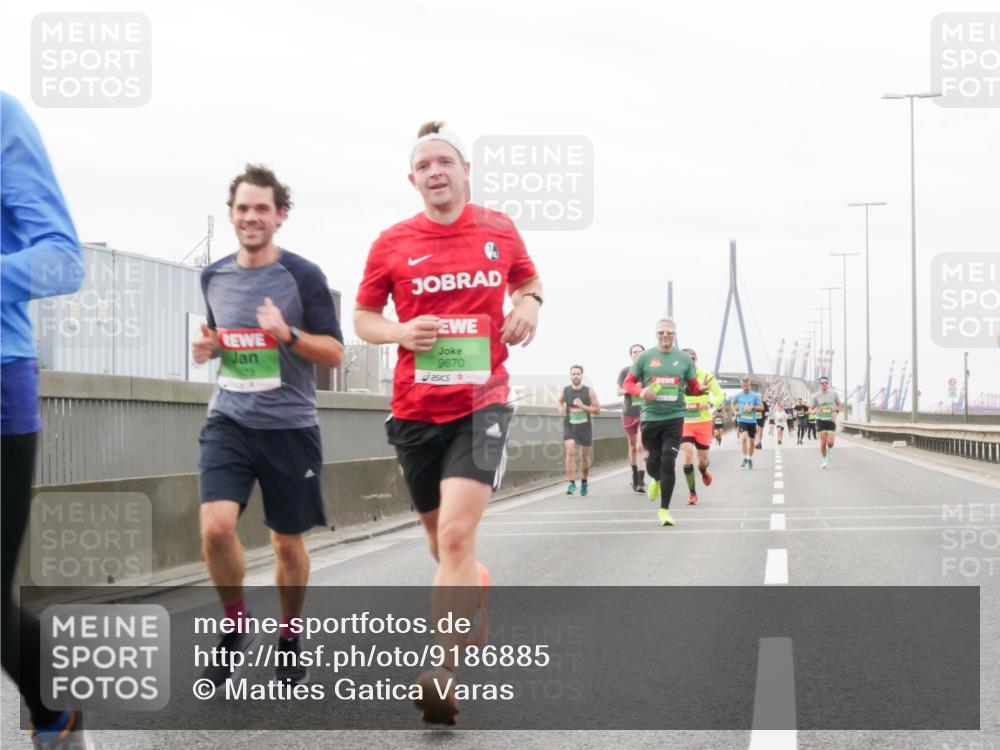 03.10.2025 - Köhlbrandbrückenlauf Matties Gatica Varas http://msf.ph/oto/9186885 03.10.2025 15:48:04 Position 3 9670 meine-sportfotos.de