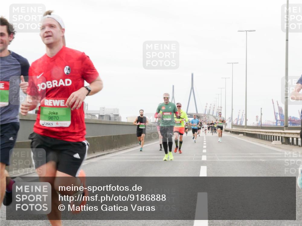 03.10.2025 - Köhlbrandbrückenlauf Matties Gatica Varas http://msf.ph/oto/9186888 03.10.2025 15:48:04 Position 3 9670 meine-sportfotos.de