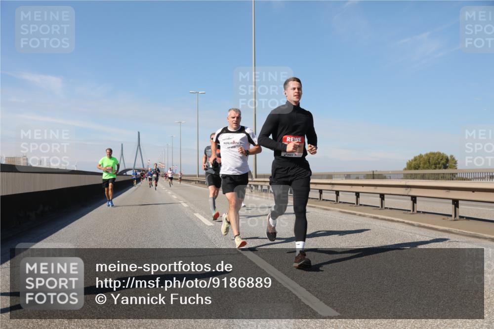 03.10.2025 - Köhlbrandbrückenlauf Yannick Fuchs http://msf.ph/oto/9186889 03.10.2025 11:45:16 Position 3  meine-sportfotos.de