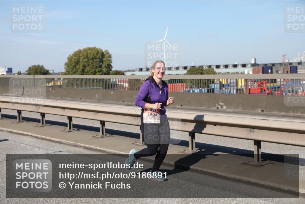 03.10.2025 - Köhlbrandbrückenlauf Yannick Fuchs http://msf.ph/oto/9186891 03.10.2025 12:06:05 Position 3 4937 meine-sportfotos.de