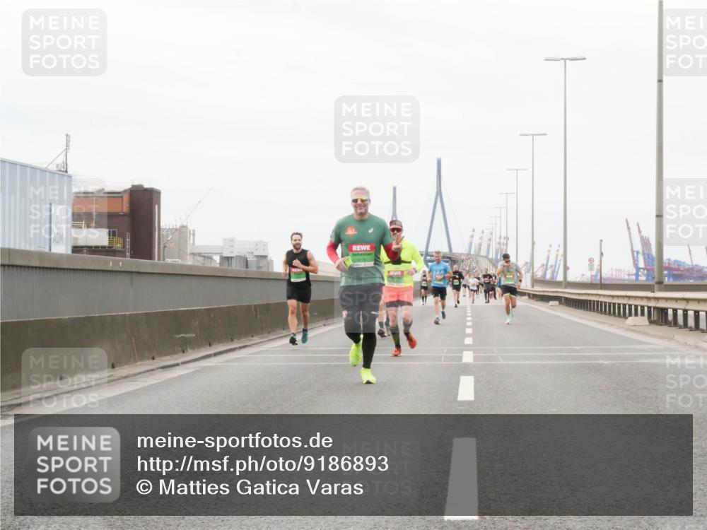 03.10.2025 - Köhlbrandbrückenlauf Matties Gatica Varas http://msf.ph/oto/9186893 03.10.2025 15:48:05 Position 3  meine-sportfotos.de