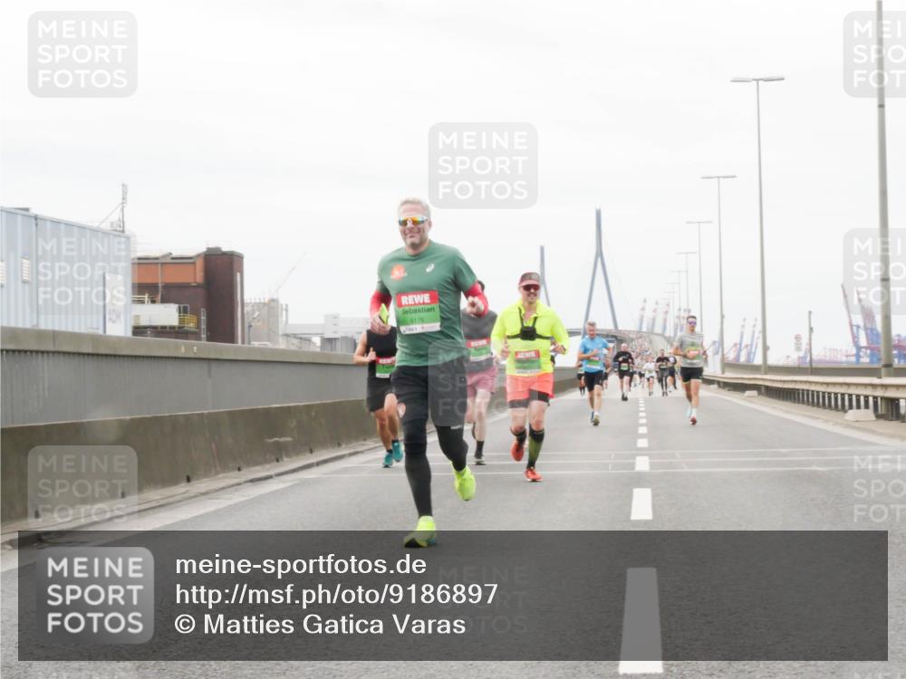 03.10.2025 - Köhlbrandbrückenlauf Matties Gatica Varas http://msf.ph/oto/9186897 03.10.2025 15:48:06 Position 3 9176 meine-sportfotos.de