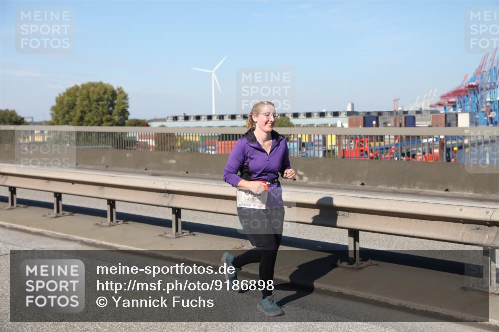03.10.2025 - Köhlbrandbrückenlauf Yannick Fuchs http://msf.ph/oto/9186898 03.10.2025 12:06:05 Position 3 4937 meine-sportfotos.de
