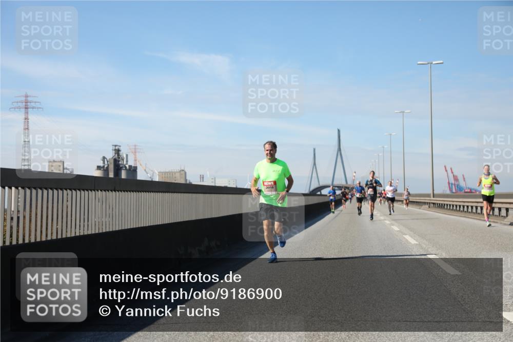 03.10.2025 - Köhlbrandbrückenlauf Yannick Fuchs http://msf.ph/oto/9186900 03.10.2025 11:45:17 Position 3  meine-sportfotos.de