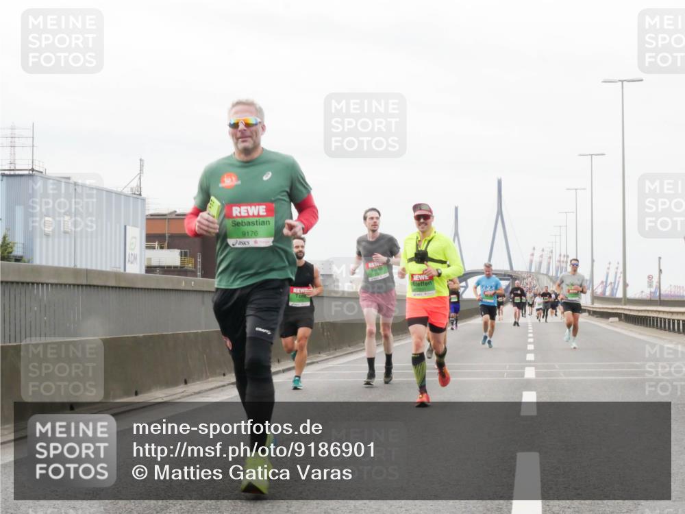 03.10.2025 - Köhlbrandbrückenlauf Matties Gatica Varas http://msf.ph/oto/9186901 03.10.2025 15:48:07 Position 3 9176 meine-sportfotos.de