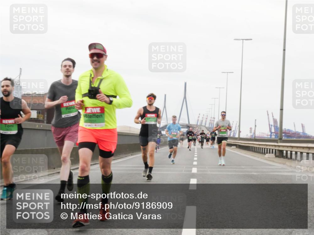 03.10.2025 - Köhlbrandbrückenlauf Matties Gatica Varas http://msf.ph/oto/9186909 03.10.2025 15:48:09 Position 3 7231 meine-sportfotos.de