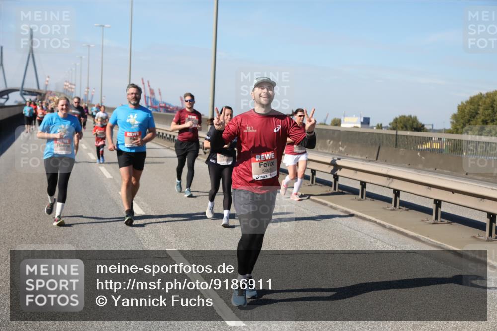 03.10.2025 - Köhlbrandbrückenlauf Yannick Fuchs http://msf.ph/oto/9186911 03.10.2025 12:06:06 Position 3 5459 meine-sportfotos.de
