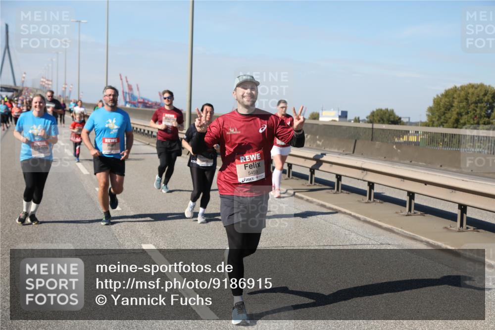 03.10.2025 - Köhlbrandbrückenlauf Yannick Fuchs http://msf.ph/oto/9186915 03.10.2025 12:06:06 Position 3 5459 meine-sportfotos.de