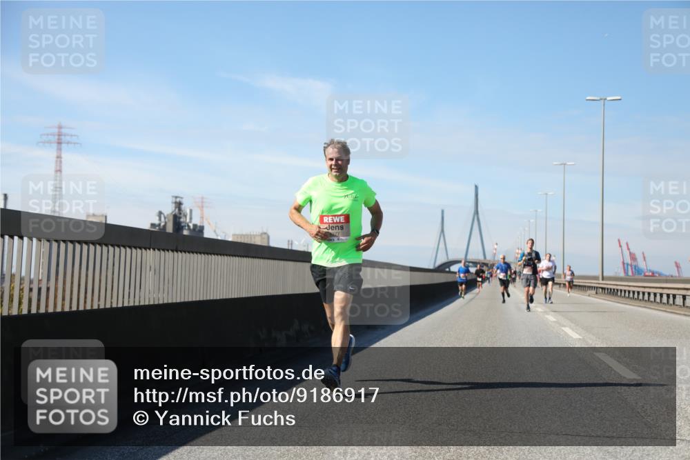 03.10.2025 - Köhlbrandbrückenlauf Yannick Fuchs http://msf.ph/oto/9186917 03.10.2025 11:45:18 Position 3 4277 meine-sportfotos.de