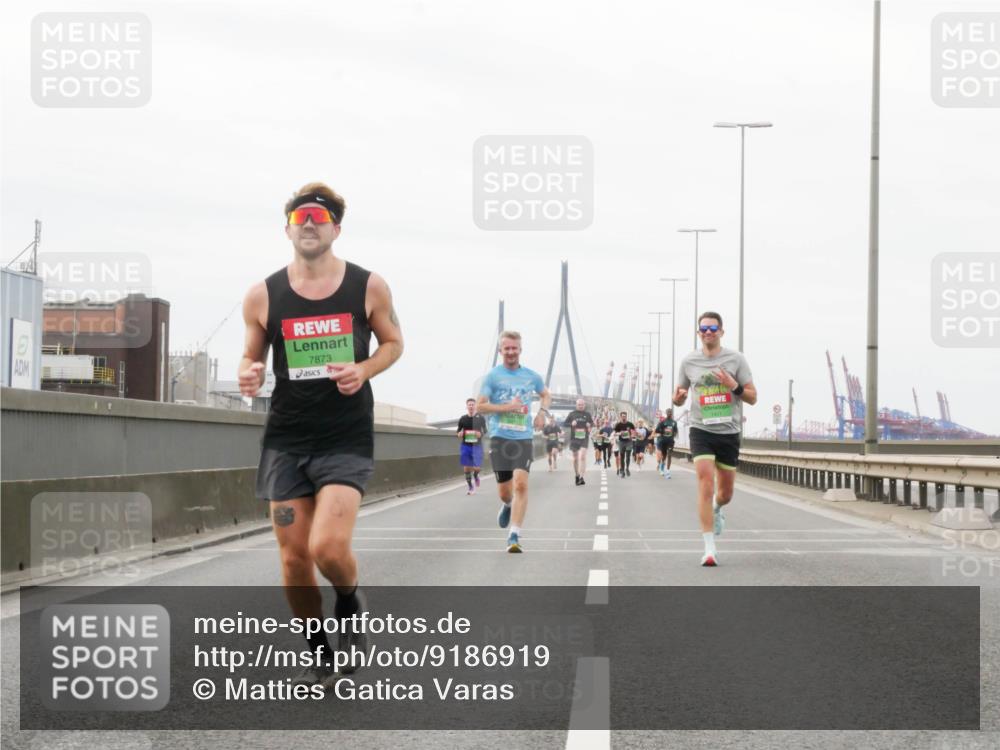 03.10.2025 - Köhlbrandbrückenlauf Matties Gatica Varas http://msf.ph/oto/9186919 03.10.2025 15:48:11 Position 3 7873 meine-sportfotos.de