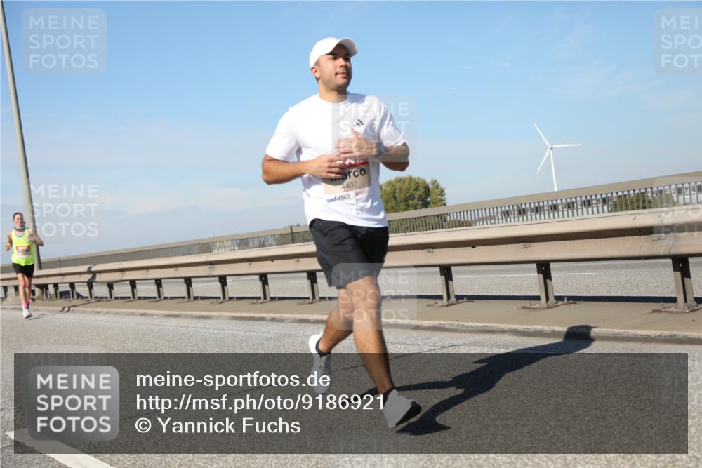 03.10.2025 - Köhlbrandbrückenlauf Yannick Fuchs http://msf.ph/oto/9186921 03.10.2025 11:45:18 Position 3 4407 meine-sportfotos.de