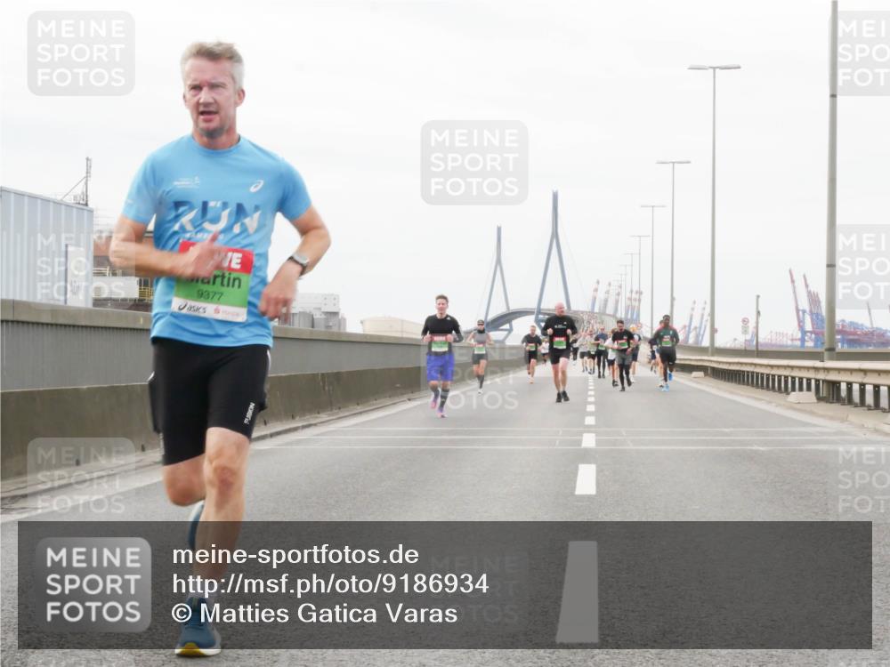 03.10.2025 - Köhlbrandbrückenlauf Matties Gatica Varas http://msf.ph/oto/9186934 03.10.2025 15:48:15 Position 3 9377 meine-sportfotos.de