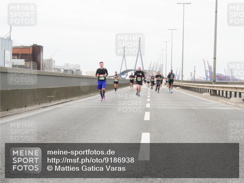 03.10.2025 - Köhlbrandbrückenlauf Matties Gatica Varas http://msf.ph/oto/9186938 03.10.2025 15:48:16 Position 3  meine-sportfotos.de