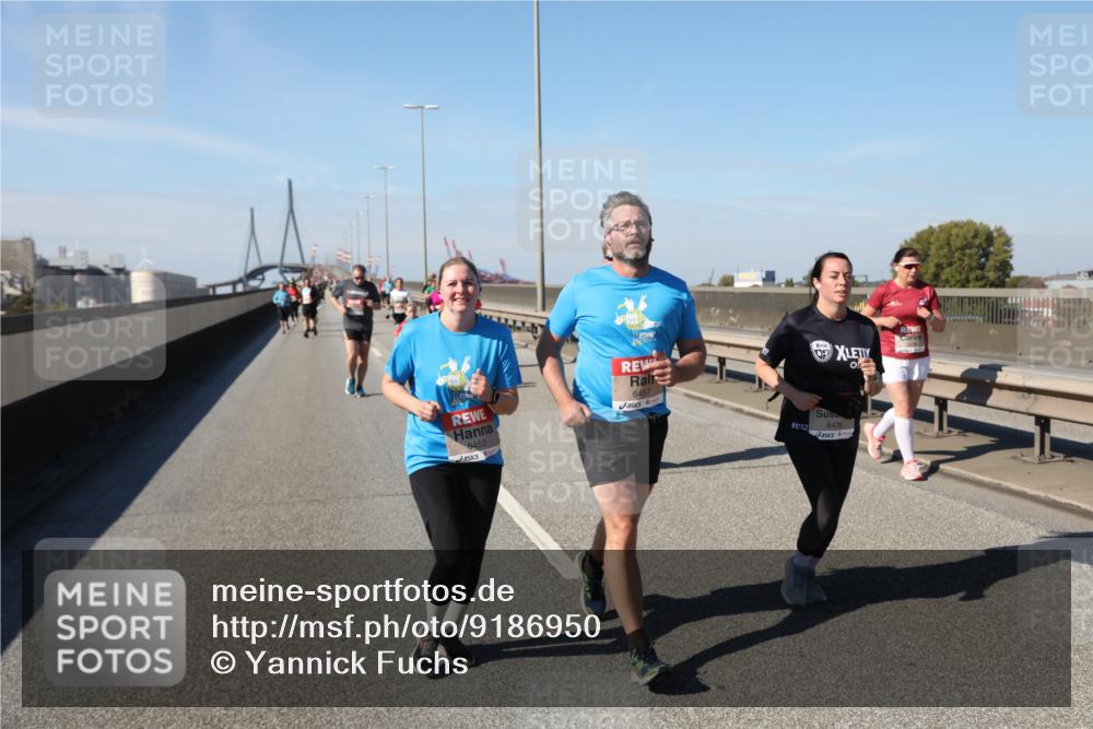 03.10.2025 - Köhlbrandbrückenlauf Yannick Fuchs http://msf.ph/oto/9186950 03.10.2025 12:06:08 Position 3 6453, 6457, 07, 6436 meine-sportfotos.de