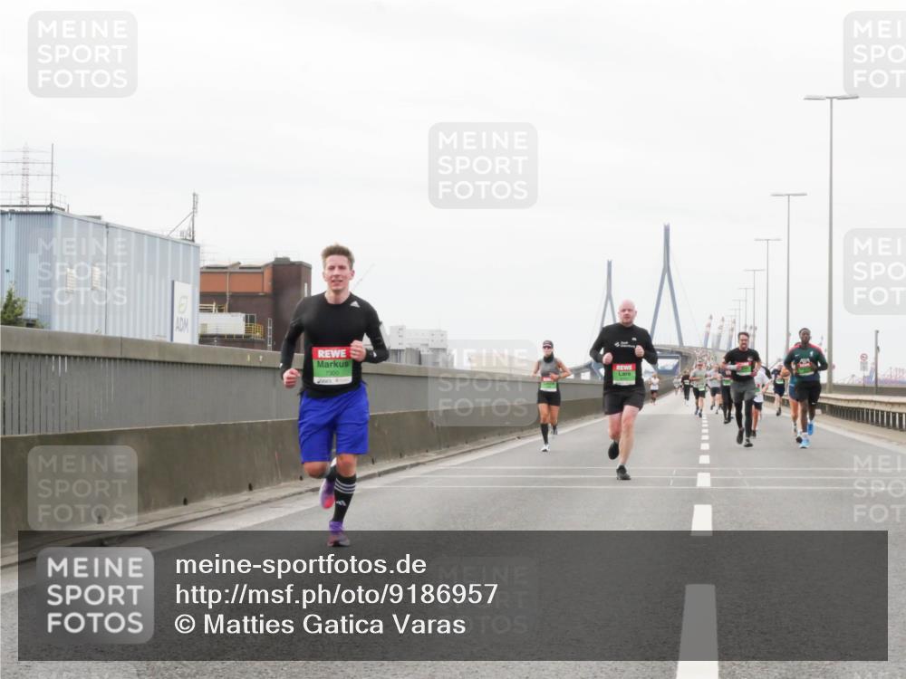 03.10.2025 - Köhlbrandbrückenlauf Matties Gatica Varas http://msf.ph/oto/9186957 03.10.2025 15:48:19 Position 3 7300 meine-sportfotos.de