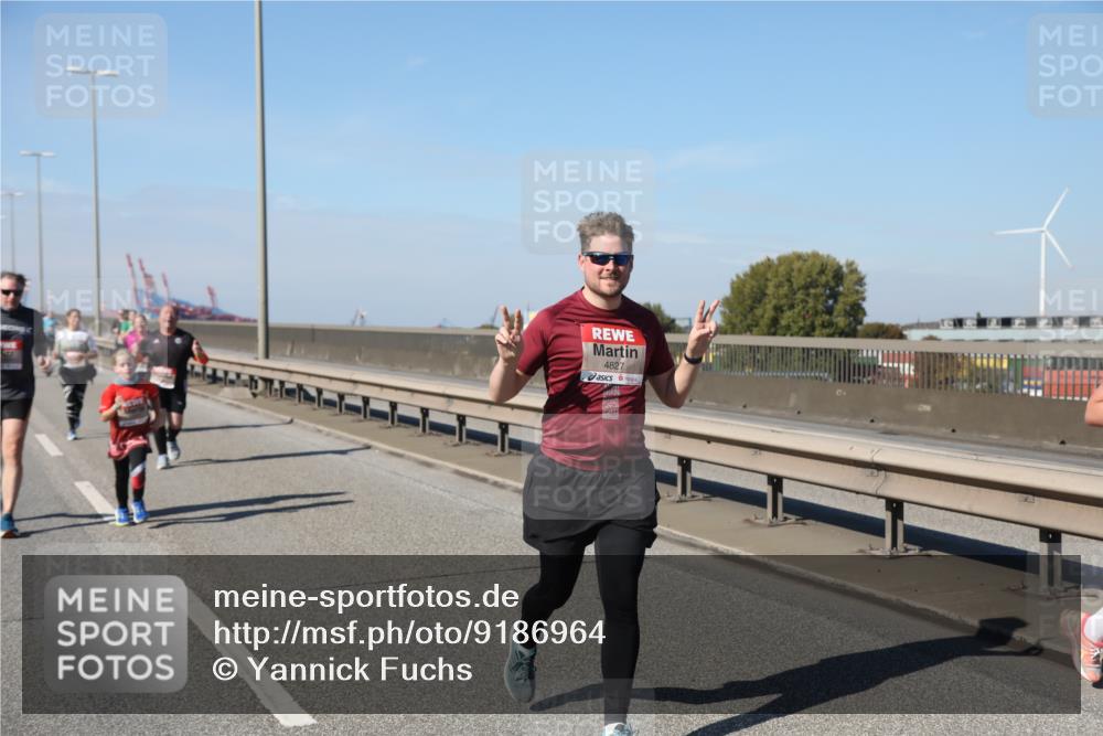 03.10.2025 - Köhlbrandbrückenlauf Yannick Fuchs http://msf.ph/oto/9186964 03.10.2025 12:06:10 Position 3 4827 meine-sportfotos.de