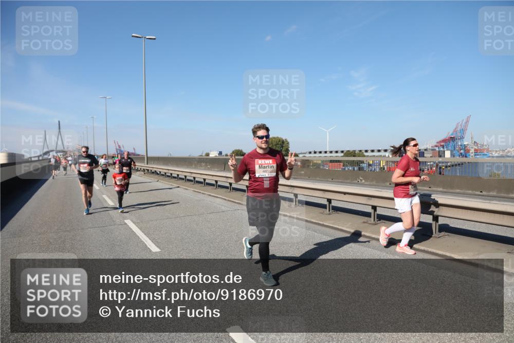 03.10.2025 - Köhlbrandbrückenlauf Yannick Fuchs http://msf.ph/oto/9186970 03.10.2025 12:06:10 Position 3 4827 meine-sportfotos.de