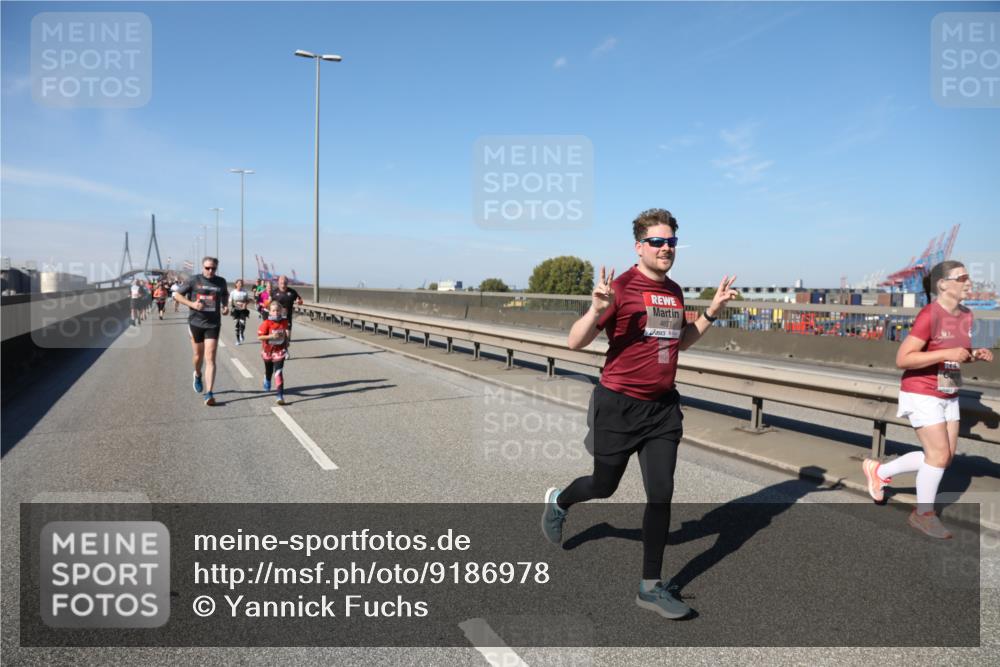 03.10.2025 - Köhlbrandbrückenlauf Yannick Fuchs http://msf.ph/oto/9186978 03.10.2025 12:06:11 Position 3  meine-sportfotos.de