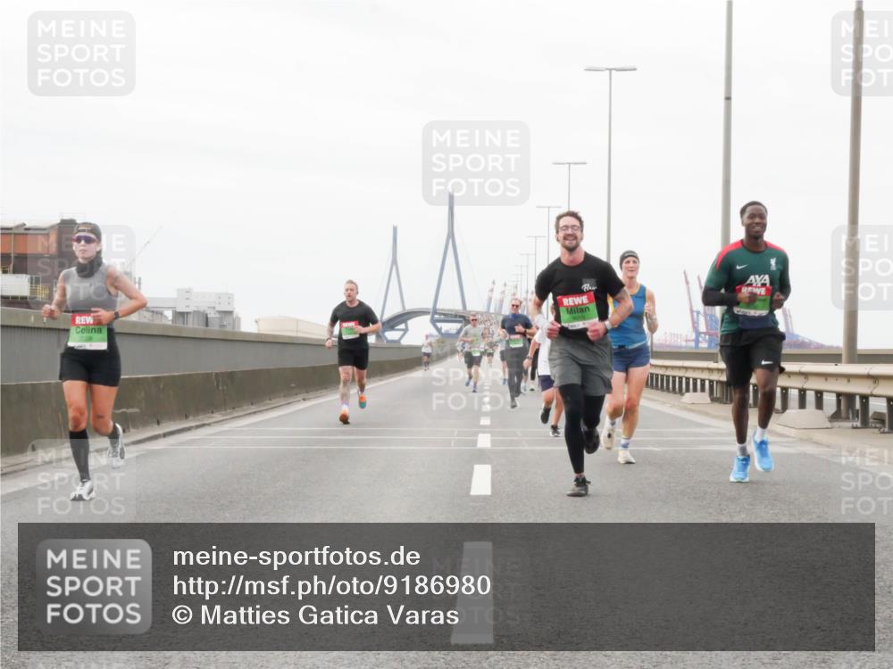 03.10.2025 - Köhlbrandbrückenlauf Matties Gatica Varas http://msf.ph/oto/9186980 03.10.2025 15:48:24 Position 3 7308 meine-sportfotos.de