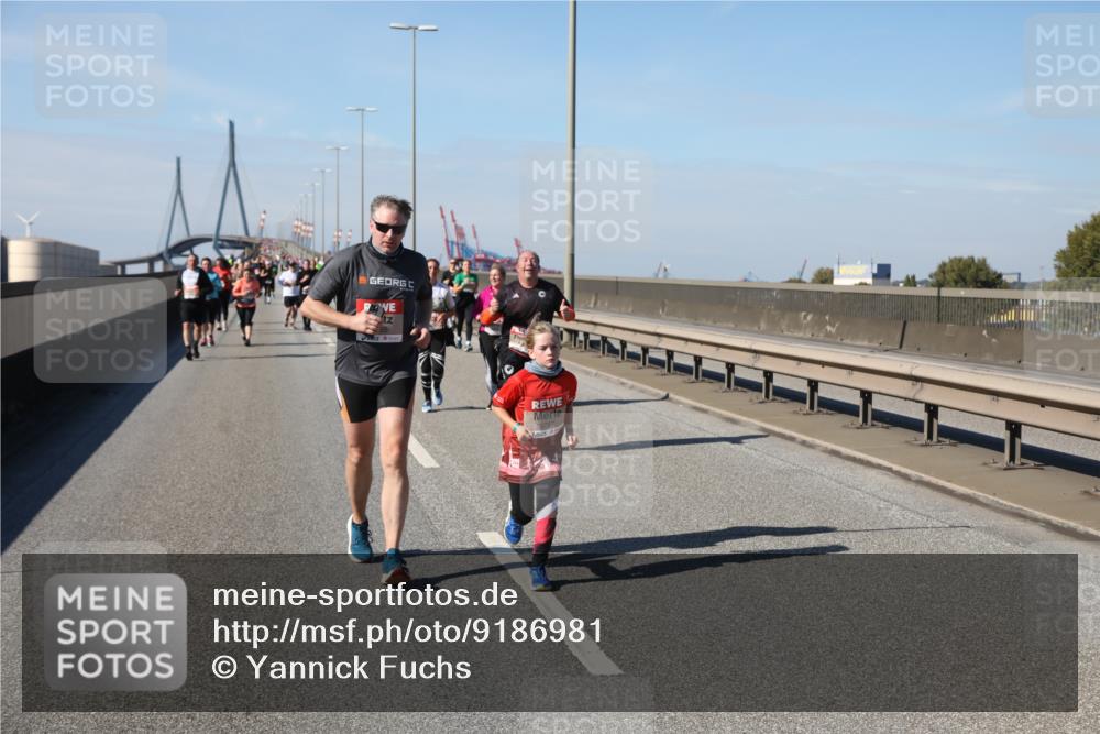 03.10.2025 - Köhlbrandbrückenlauf Yannick Fuchs http://msf.ph/oto/9186981 03.10.2025 12:06:11 Position 3  meine-sportfotos.de