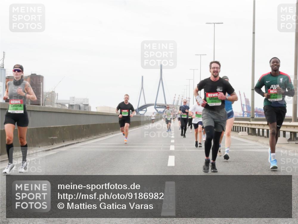 03.10.2025 - Köhlbrandbrückenlauf Matties Gatica Varas http://msf.ph/oto/9186982 03.10.2025 15:48:25 Position 3 7308, 9010 meine-sportfotos.de