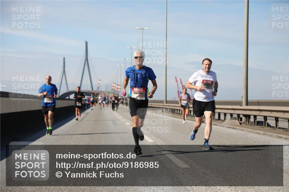03.10.2025 - Köhlbrandbrückenlauf Yannick Fuchs http://msf.ph/oto/9186985 03.10.2025 11:45:25 Position 3  meine-sportfotos.de