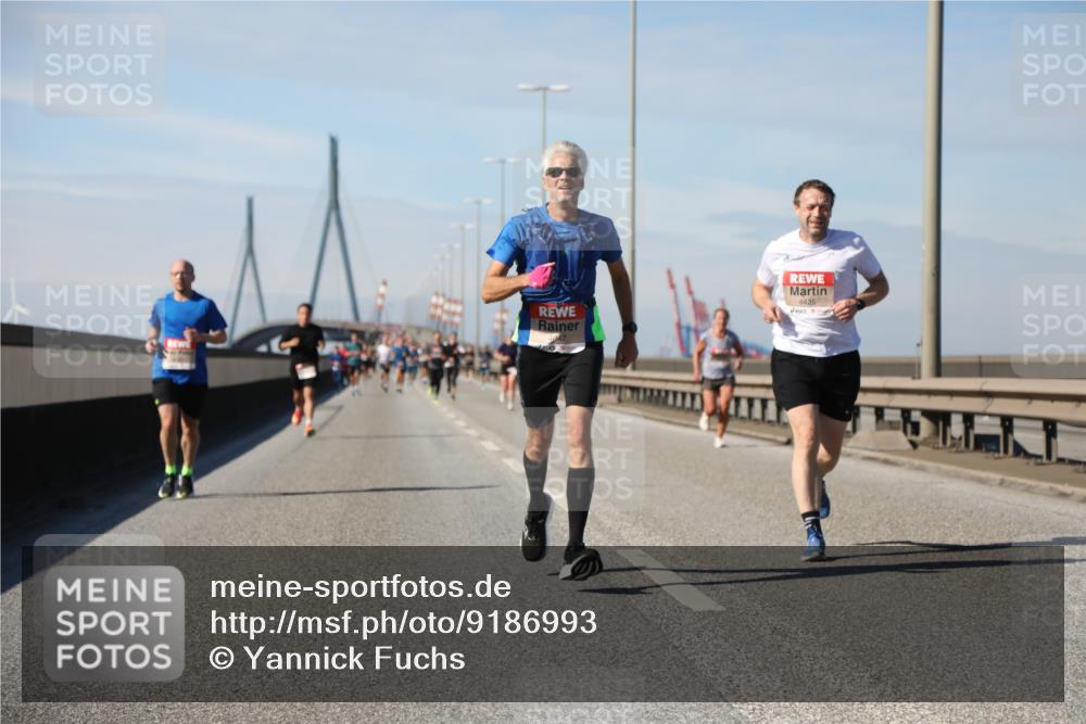 03.10.2025 - Köhlbrandbrückenlauf Yannick Fuchs http://msf.ph/oto/9186993 03.10.2025 11:45:25 Position 3 4425 meine-sportfotos.de