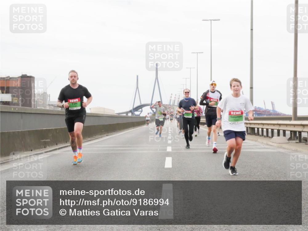 03.10.2025 - Köhlbrandbrückenlauf Matties Gatica Varas http://msf.ph/oto/9186994 03.10.2025 15:48:28 Position 3 7245 meine-sportfotos.de