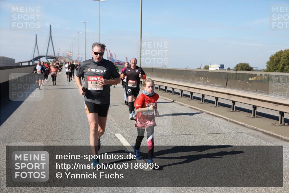 03.10.2025 - Köhlbrandbrückenlauf Yannick Fuchs http://msf.ph/oto/9186995 03.10.2025 12:06:12 Position 3 5755 meine-sportfotos.de