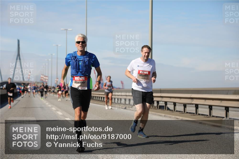 03.10.2025 - Köhlbrandbrückenlauf Yannick Fuchs http://msf.ph/oto/9187000 03.10.2025 11:45:26 Position 3 4047, 4425 meine-sportfotos.de
