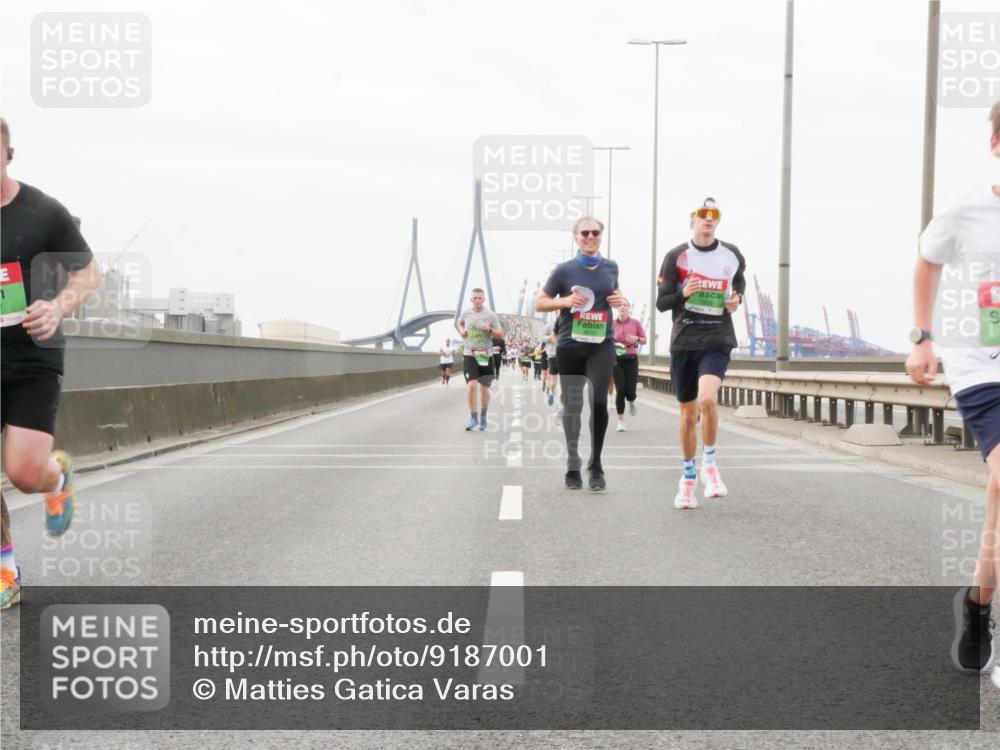 03.10.2025 - Köhlbrandbrückenlauf Matties Gatica Varas http://msf.ph/oto/9187001 03.10.2025 15:48:29 Position 3  meine-sportfotos.de