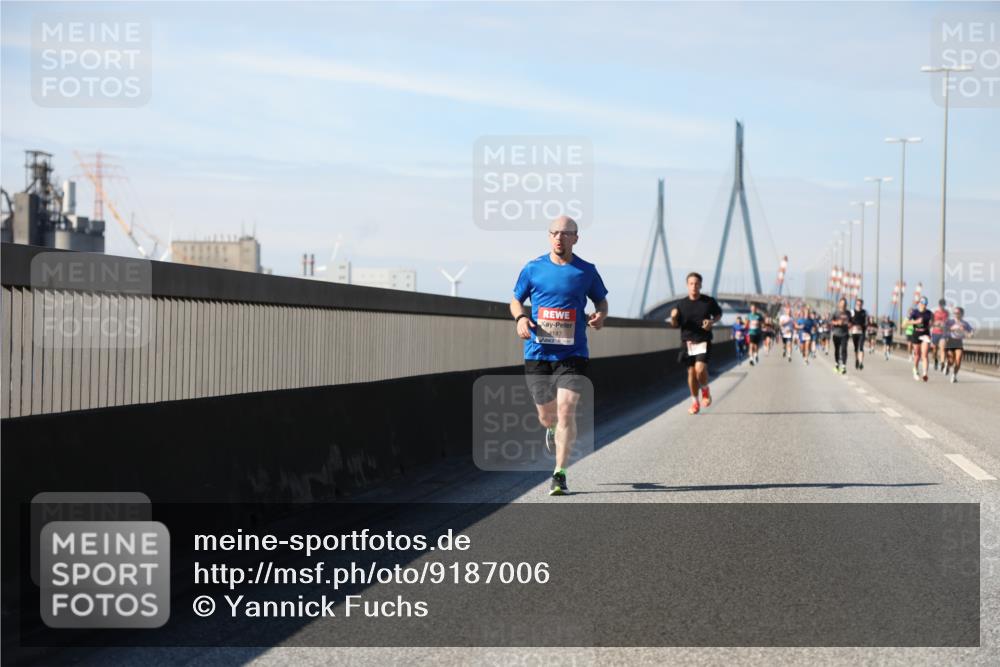 03.10.2025 - Köhlbrandbrückenlauf Yannick Fuchs http://msf.ph/oto/9187006 03.10.2025 11:45:26 Position 3 4187 meine-sportfotos.de