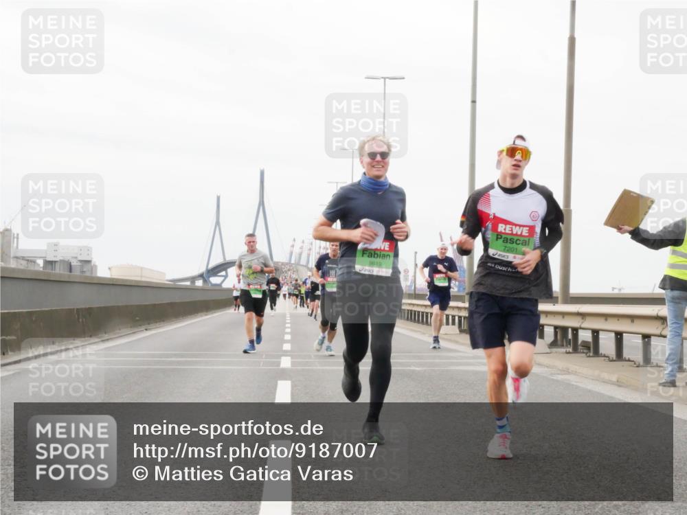 03.10.2025 - Köhlbrandbrückenlauf Matties Gatica Varas http://msf.ph/oto/9187007 03.10.2025 15:48:31 Position 3 9619, 7201 meine-sportfotos.de