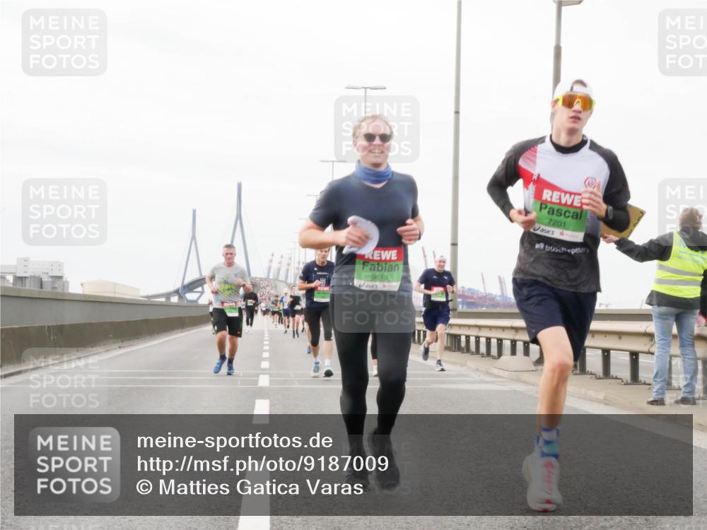 03.10.2025 - Köhlbrandbrückenlauf Matties Gatica Varas http://msf.ph/oto/9187009 03.10.2025 15:48:31 Position 3 9619, 7201 meine-sportfotos.de