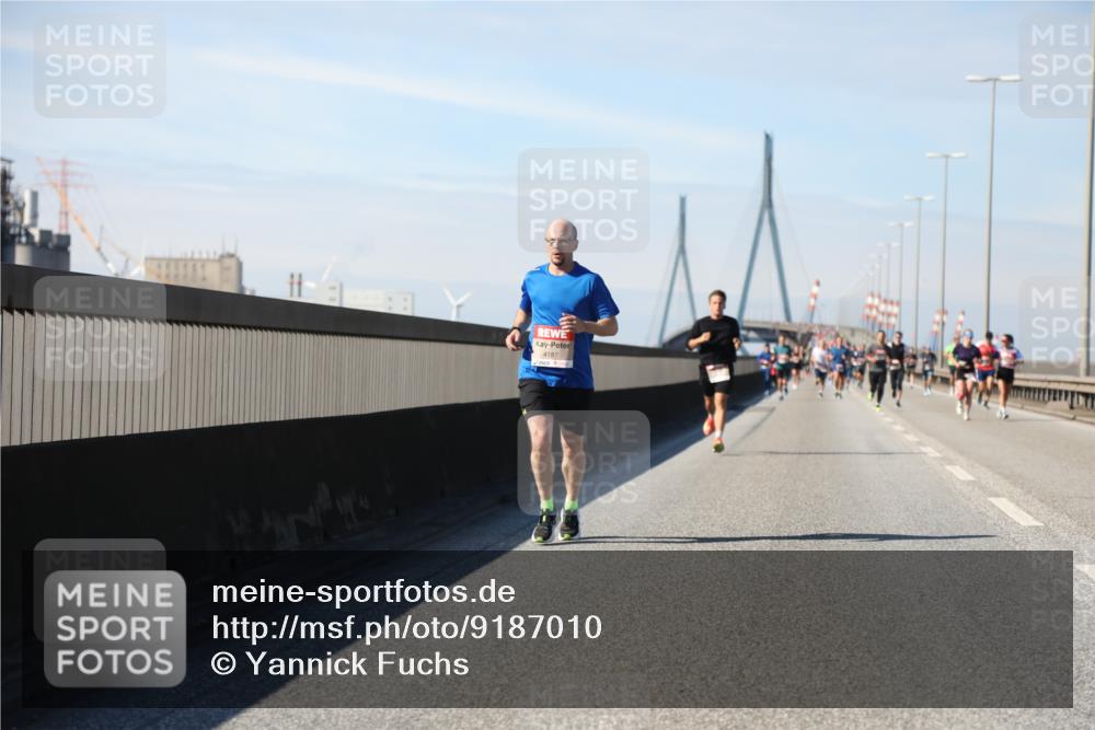 03.10.2025 - Köhlbrandbrückenlauf Yannick Fuchs http://msf.ph/oto/9187010 03.10.2025 11:45:27 Position 3 4187 meine-sportfotos.de