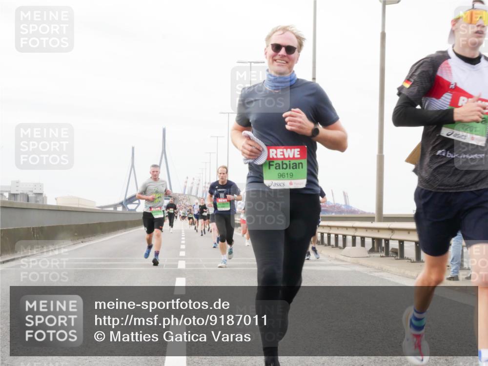 03.10.2025 - Köhlbrandbrückenlauf Matties Gatica Varas http://msf.ph/oto/9187011 03.10.2025 15:48:32 Position 3 9619, 7201 meine-sportfotos.de