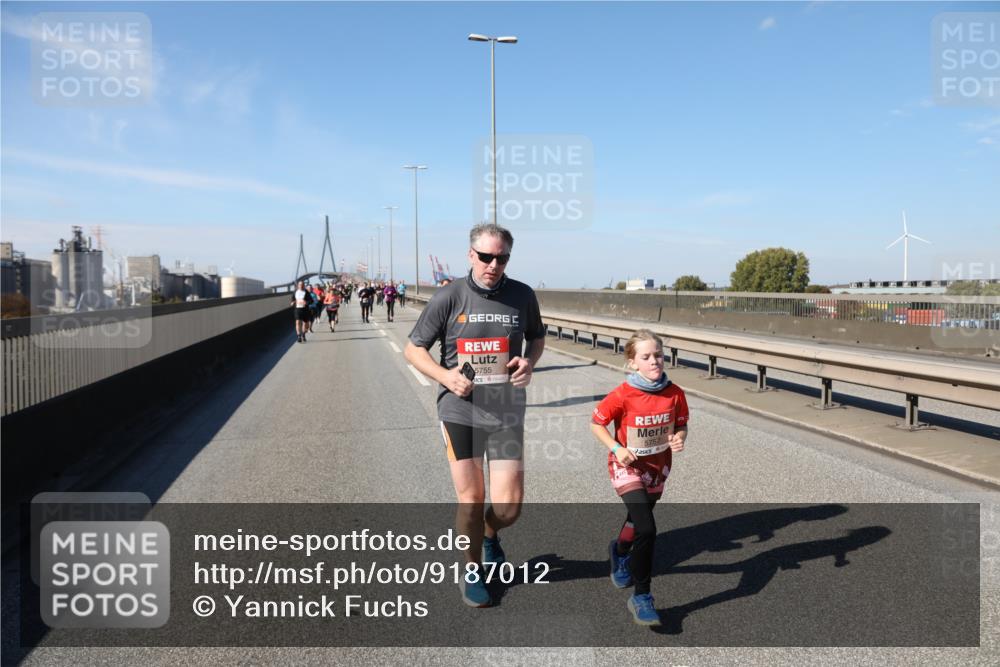 03.10.2025 - Köhlbrandbrückenlauf Yannick Fuchs http://msf.ph/oto/9187012 03.10.2025 12:06:13 Position 3 5755, 5757 meine-sportfotos.de
