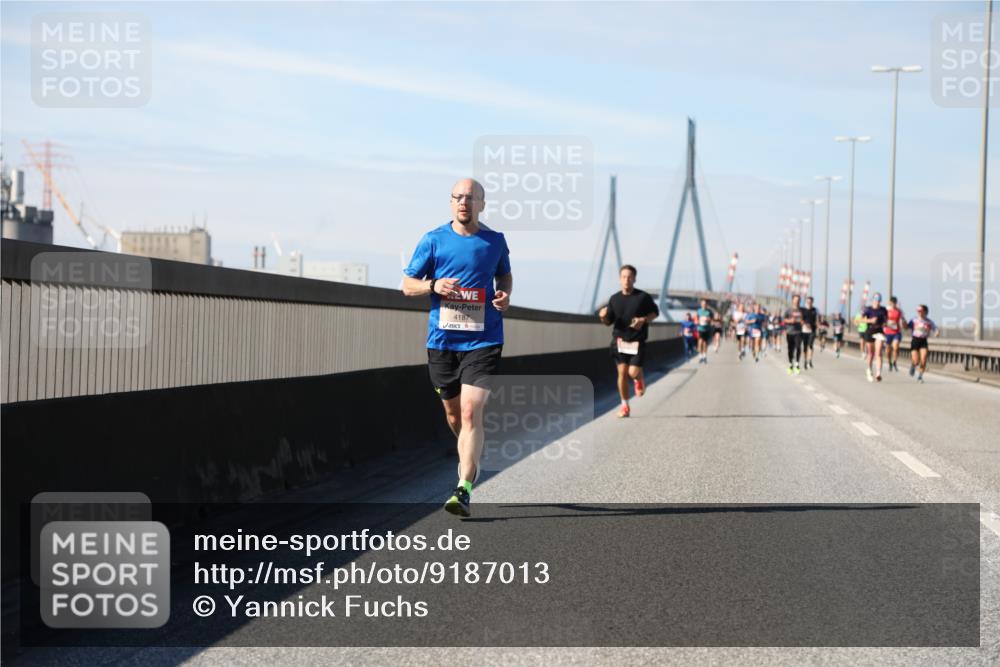 03.10.2025 - Köhlbrandbrückenlauf Yannick Fuchs http://msf.ph/oto/9187013 03.10.2025 11:45:27 Position 3 4187 meine-sportfotos.de