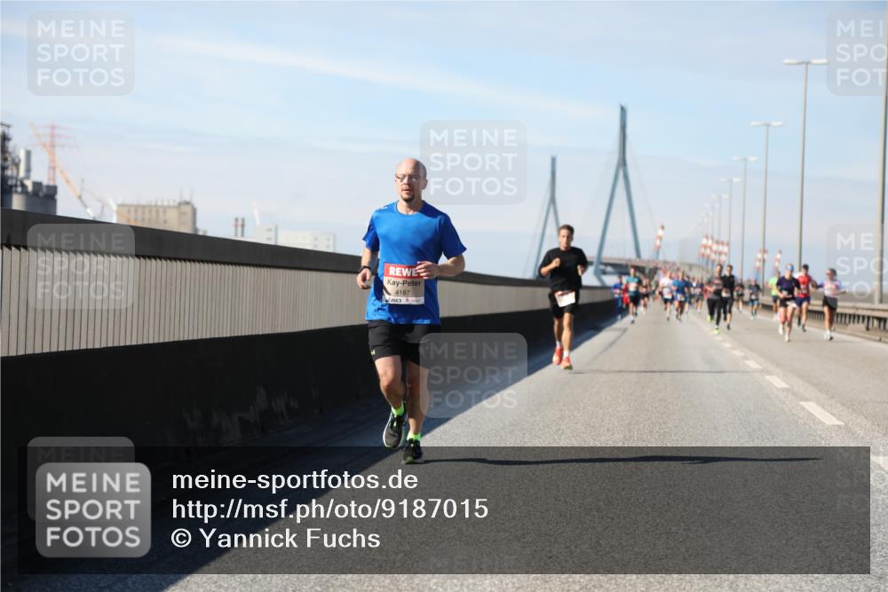 03.10.2025 - Köhlbrandbrückenlauf Yannick Fuchs http://msf.ph/oto/9187015 03.10.2025 11:45:27 Position 3 4187 meine-sportfotos.de