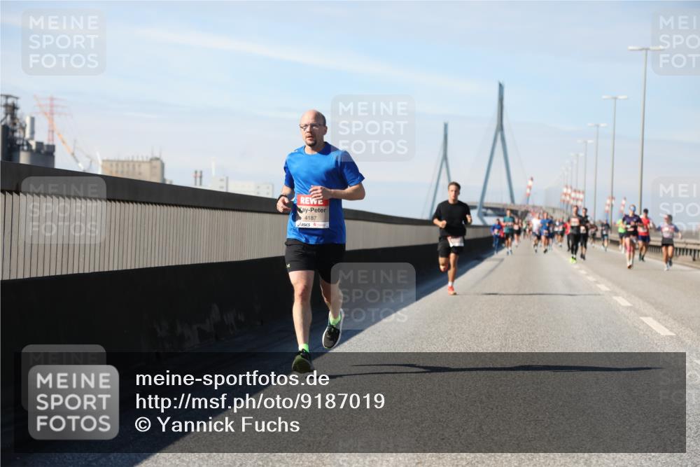 03.10.2025 - Köhlbrandbrückenlauf Yannick Fuchs http://msf.ph/oto/9187019 03.10.2025 11:45:27 Position 3 4187 meine-sportfotos.de