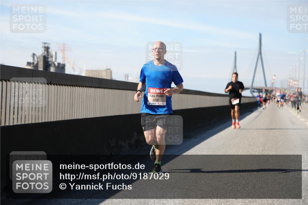 03.10.2025 - Köhlbrandbrückenlauf Yannick Fuchs http://msf.ph/oto/9187029 03.10.2025 11:45:28 Position 3 4187 meine-sportfotos.de