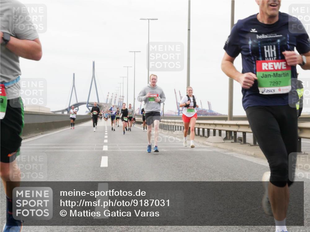 03.10.2025 - Köhlbrandbrückenlauf Matties Gatica Varas http://msf.ph/oto/9187031 03.10.2025 15:48:36 Position 3 7297 meine-sportfotos.de