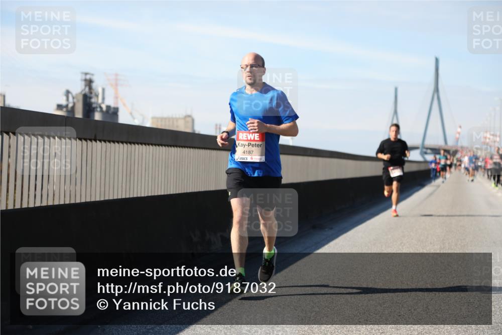 03.10.2025 - Köhlbrandbrückenlauf Yannick Fuchs http://msf.ph/oto/9187032 03.10.2025 11:45:28 Position 3 4187 meine-sportfotos.de