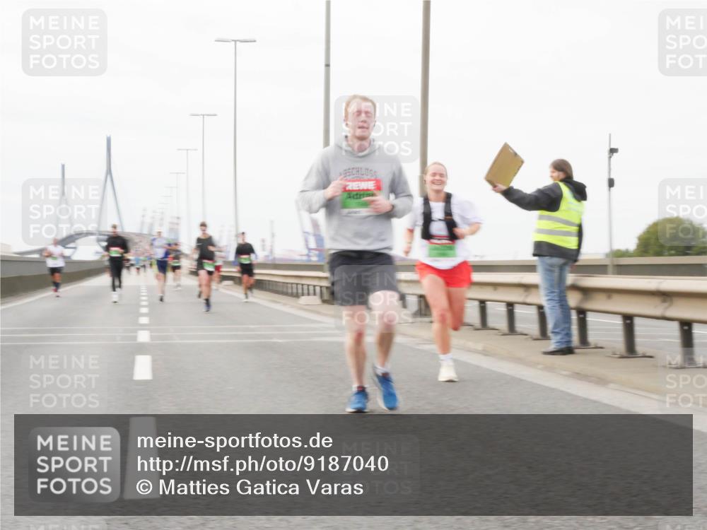 03.10.2025 - Köhlbrandbrückenlauf Matties Gatica Varas http://msf.ph/oto/9187040 03.10.2025 15:48:38 Position 3  meine-sportfotos.de