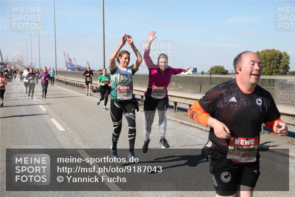 03.10.2025 - Köhlbrandbrückenlauf Yannick Fuchs http://msf.ph/oto/9187043 03.10.2025 12:06:15 Position 3 4660, 4629, 6439 meine-sportfotos.de