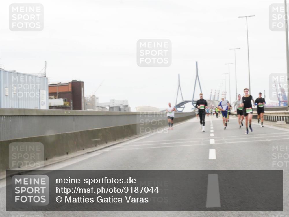 03.10.2025 - Köhlbrandbrückenlauf Matties Gatica Varas http://msf.ph/oto/9187044 03.10.2025 15:48:40 Position 3  meine-sportfotos.de