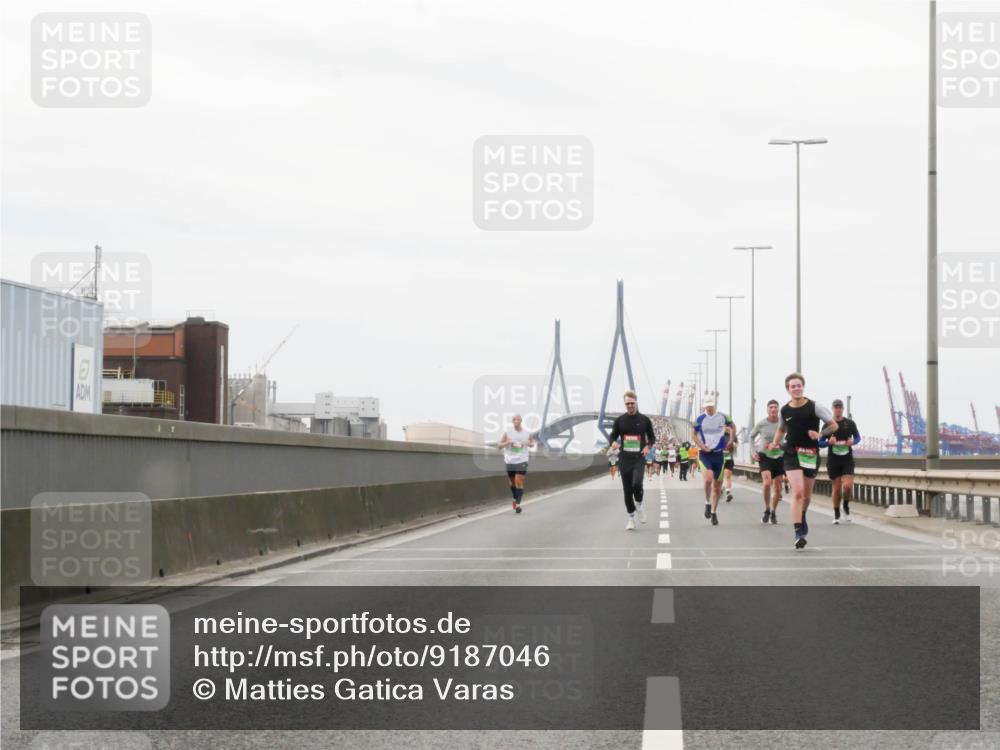 03.10.2025 - Köhlbrandbrückenlauf Matties Gatica Varas http://msf.ph/oto/9187046 03.10.2025 15:48:41 Position 3  meine-sportfotos.de