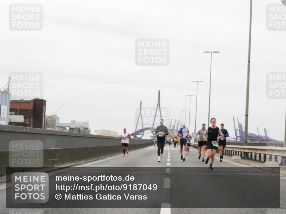 03.10.2025 - Köhlbrandbrückenlauf Matties Gatica Varas http://msf.ph/oto/9187049 03.10.2025 15:48:41 Position 3  meine-sportfotos.de